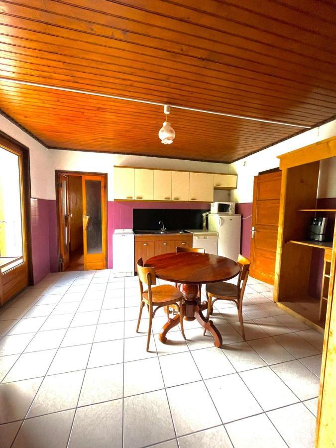 Le Retro Bed & Breakfast ลาชาเปล-ดาบงด็องซ์ ภายนอก รูปภาพ